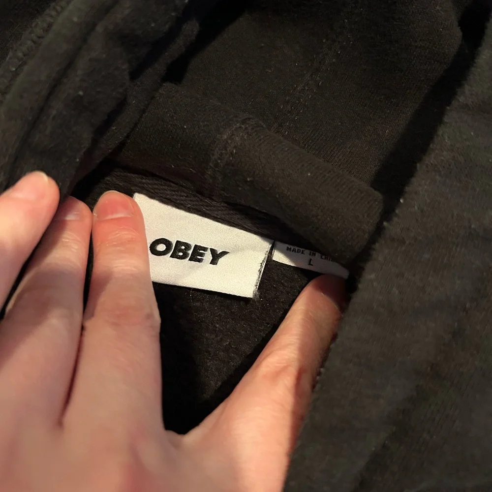 OBEY SWEATSHIRT - Picture 2 of 2